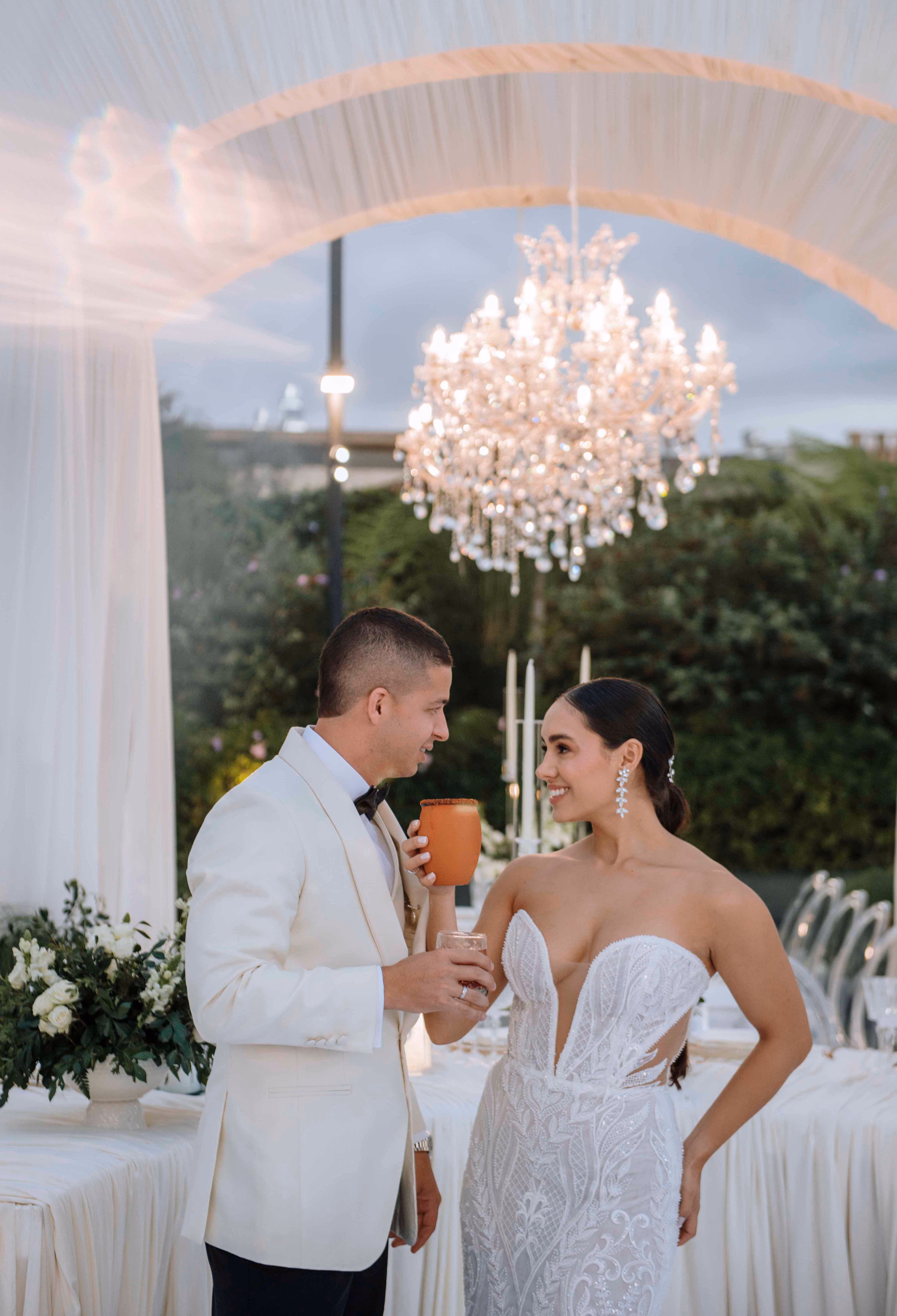 Primer baile de una pareja de recién casados