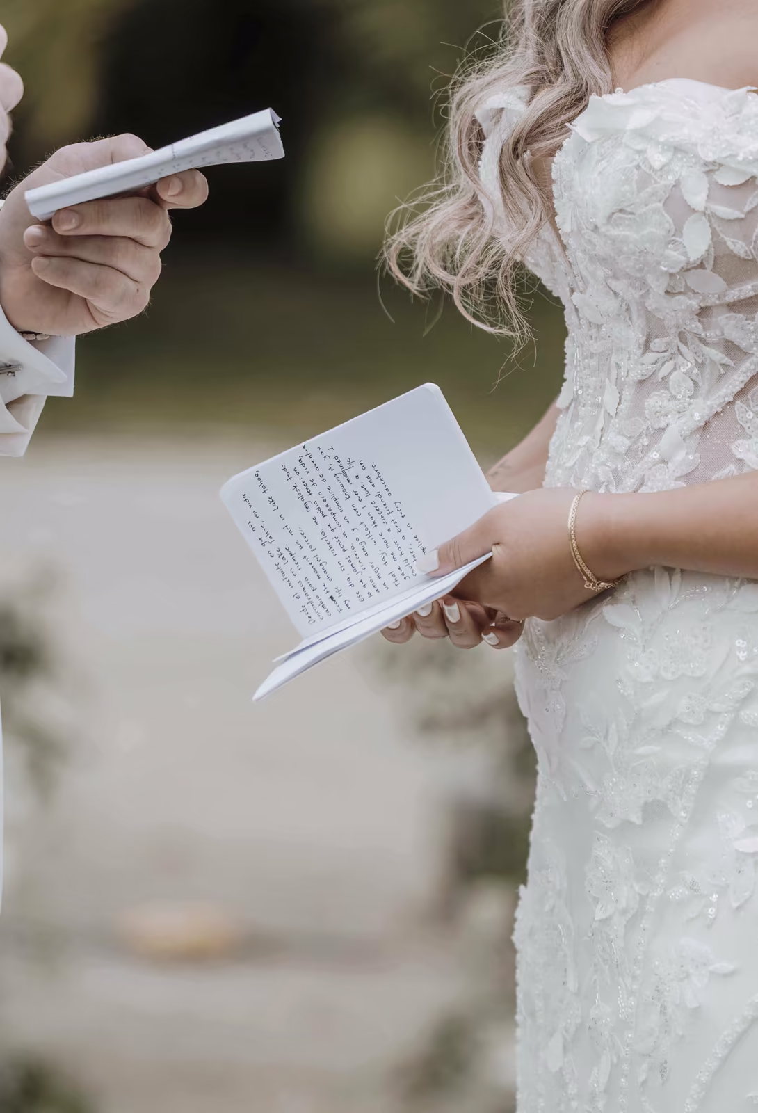 Pareja durante una sesión de preboda